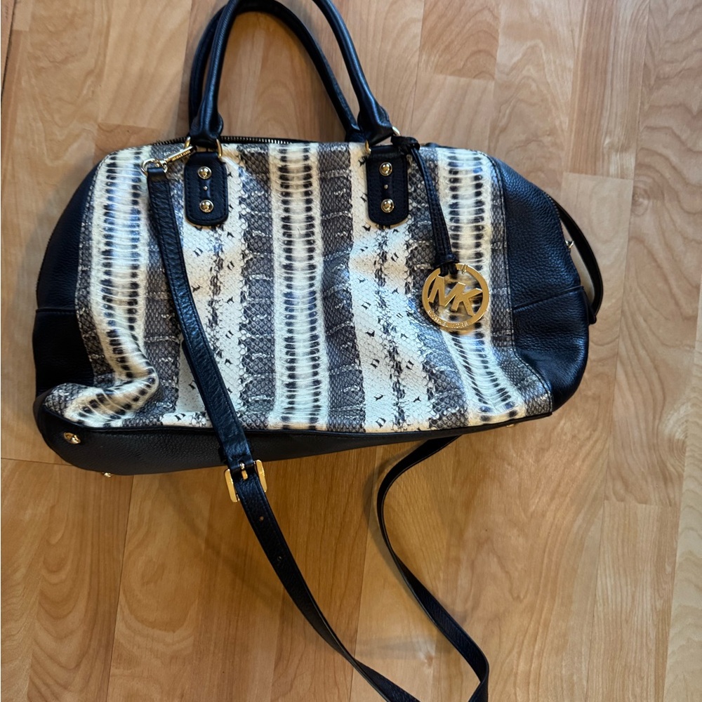 Stylish Black and Cream Women's Bag